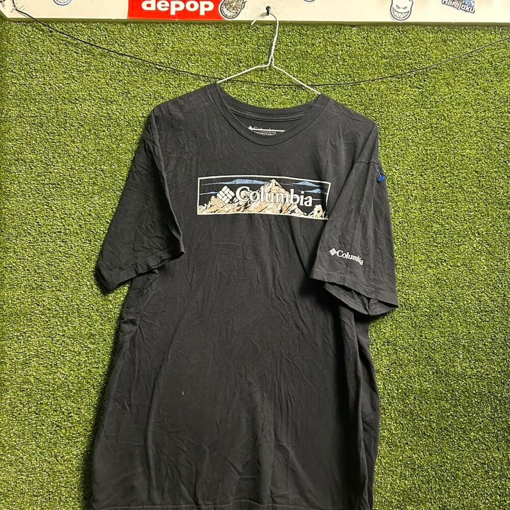 Columbia-sportswear Men's Black and Navy T-shirt